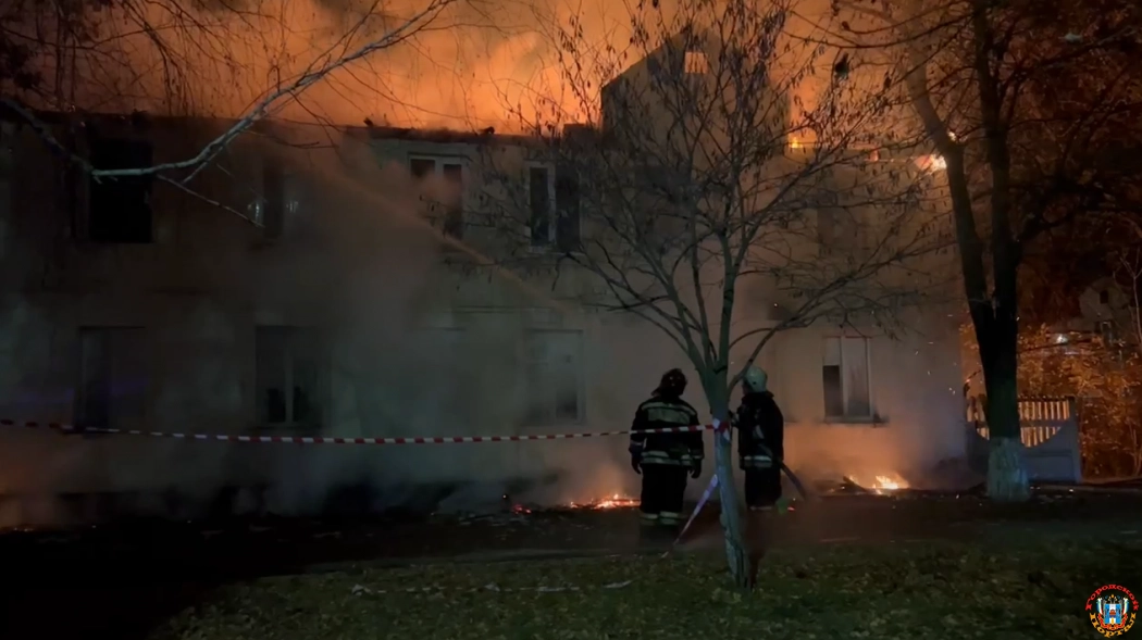 В Донецке произошел крупный пожар напротив администрации города