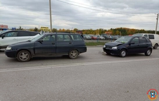 В Шахтах водитель легковушки устроил массовую аварию
