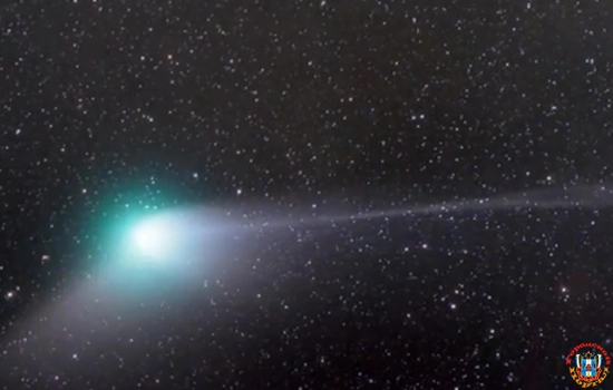 Редкую зеленую комету можно разглядеть в бинокль