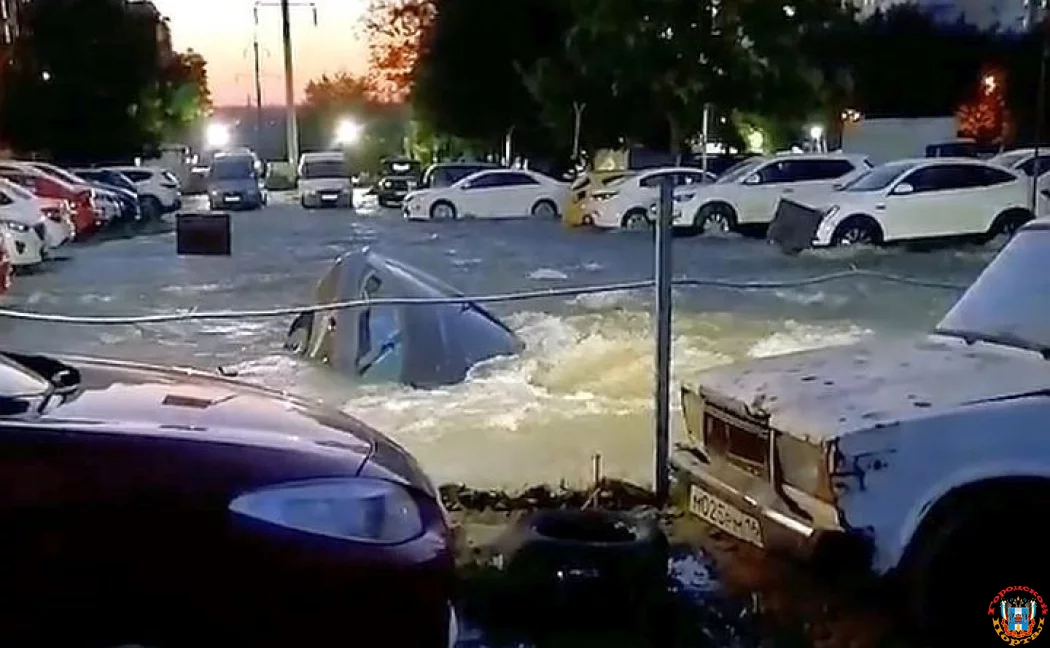 В Ростове второй раз за неделю затопило автостоянку на Орбитальной