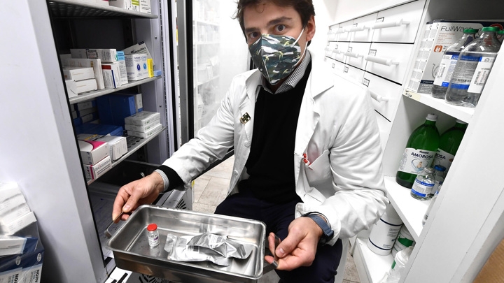 Вакцина AstraZeneca сменила название