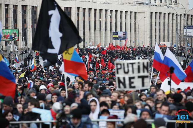 У россиян растет готовность участвовать в массовых протестных акциях