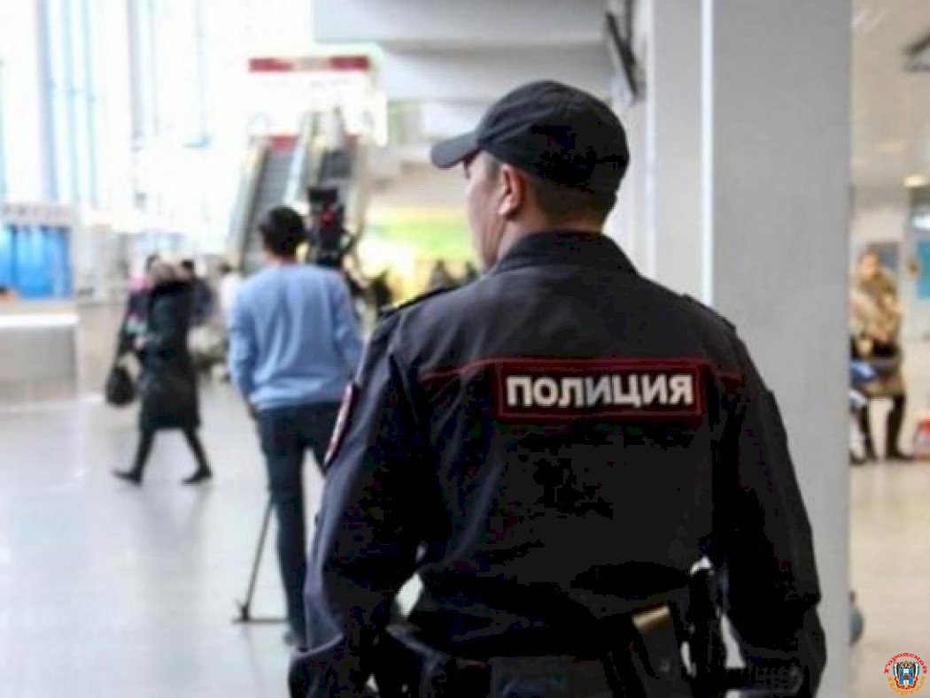 В аэропорту Платов сняли с рейса двух пьяных москвичей