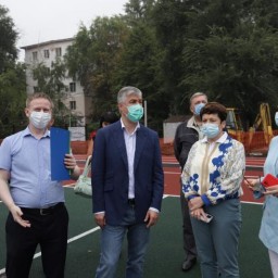 Сити-менеджер Алексей Логвиненко побывал в ростовских школах перед началом учебного года