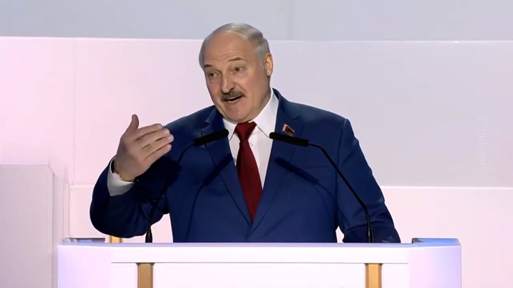 Лукашенко: мы малыши