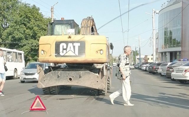 В Ростовской области экскаватор насмерть сбил пенсионерку В Ростовской области экскаватор насмерть сбил пенсионерку