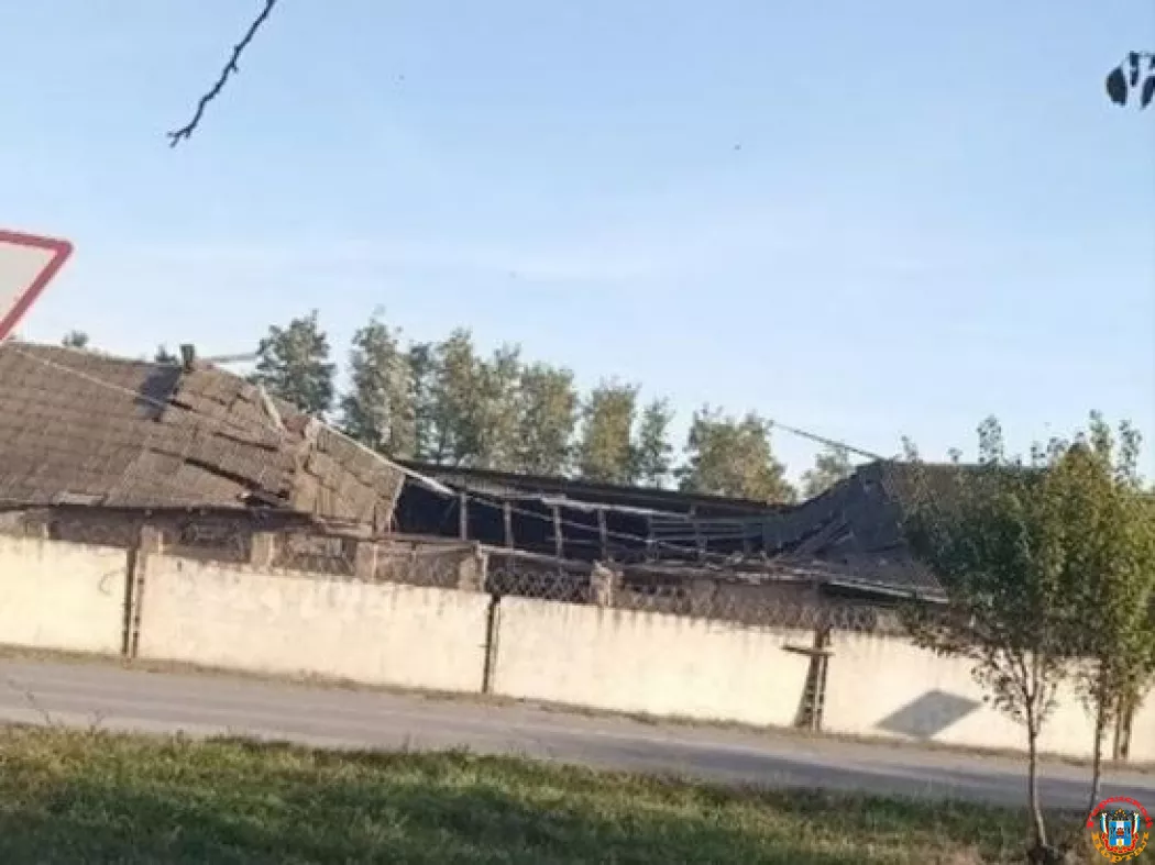 В Зернограде на предприятии рухнула крыша элеватора