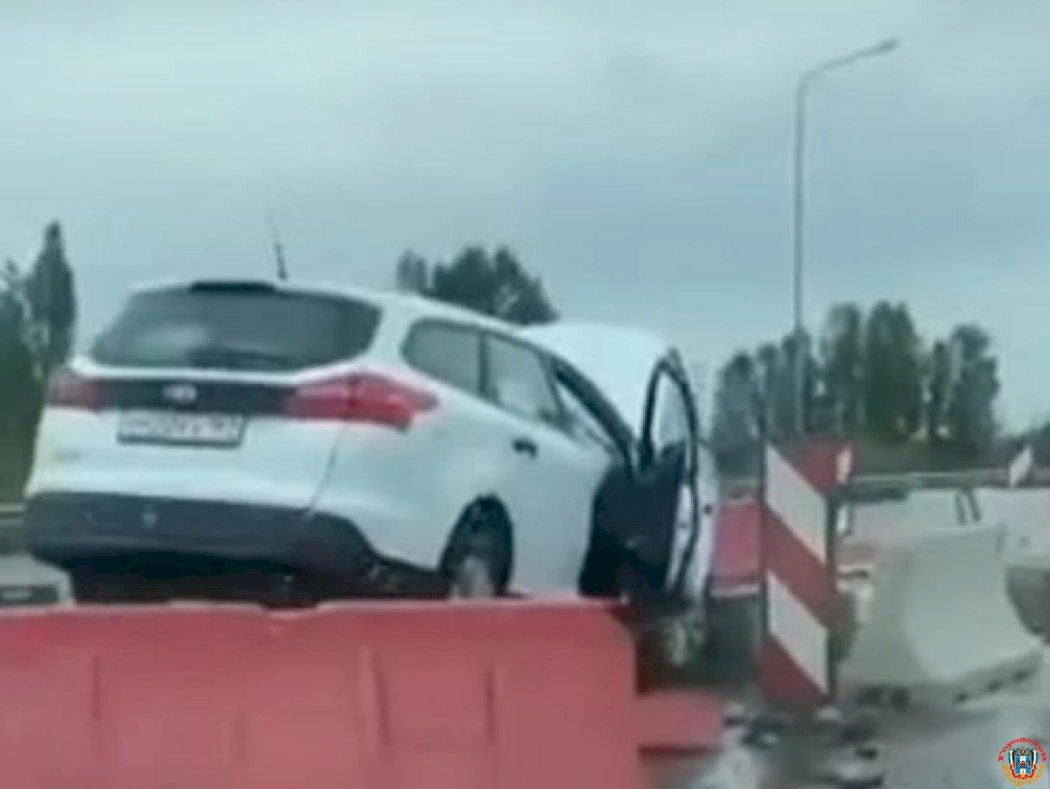 Водитель иномарки потерял сознание за рулем на трассе под Ростовом