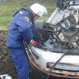 Тяжелые травмы в перевернувшемся на скользкой дороге автомобиле получила женщина-водитель в Ростовской области