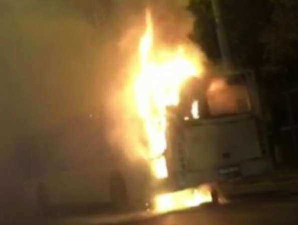 Полиция Ростова начала проверку по факту возгорания автобуса на Нагибина