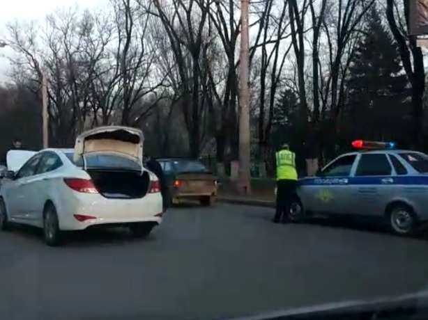 В Ростове случилось массовое ДТП с участием 4 машин