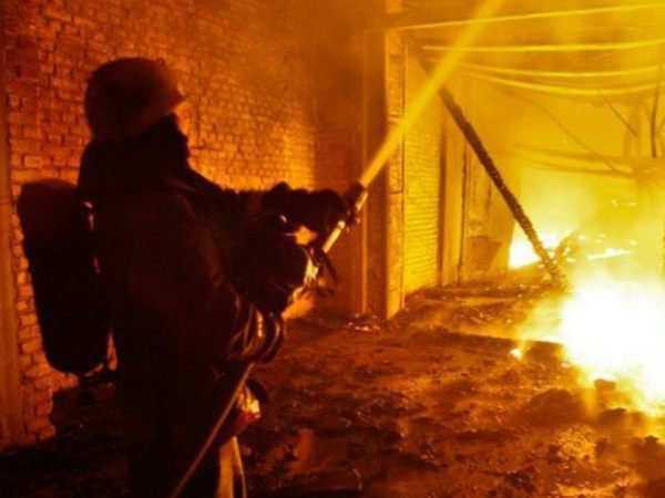 В Ростовской области сгорел цех на площади 100 квадратных метров