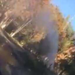 Окативший автовладельцев коммунальный гейзер сняли на видео жители Ростовской области