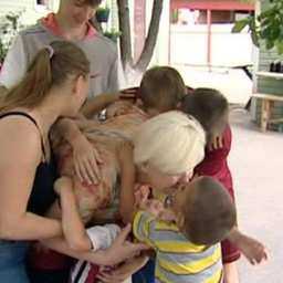 Самая большая семья России: Татьяна Сорокина воспитывает 15 приемных детей