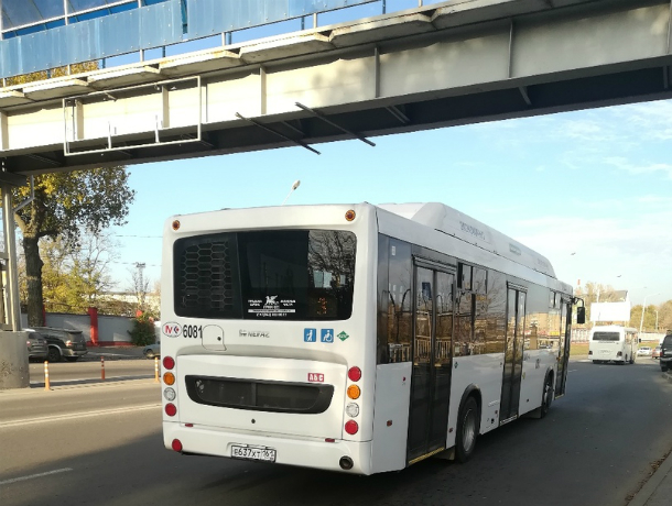 Пассажиры вопили от ужаса: водитель автобуса прищемил дверями школьников, «чтобы не баловались» в Ростове