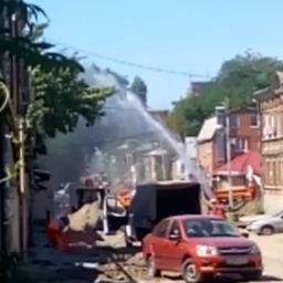 "Фонтанирующие от счастья" трубы горожане сняли на видео в Ростове