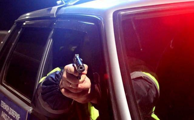 Во время погони в Ростовской области полицейские ранили из пистолетов подростка