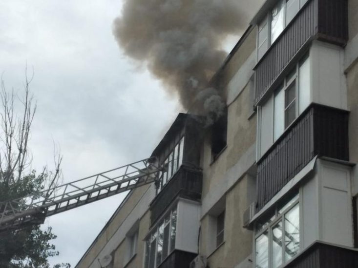 В Ростовской области полицейские спасли жителей из горящей квартиры