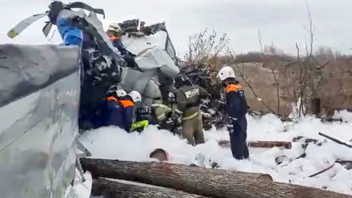 Судьбы парашютистов: в катастрофе самолета под Казанью погибли 16 человек