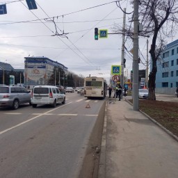 В Ростове под колеса автобуса попал 57-летний мужчина