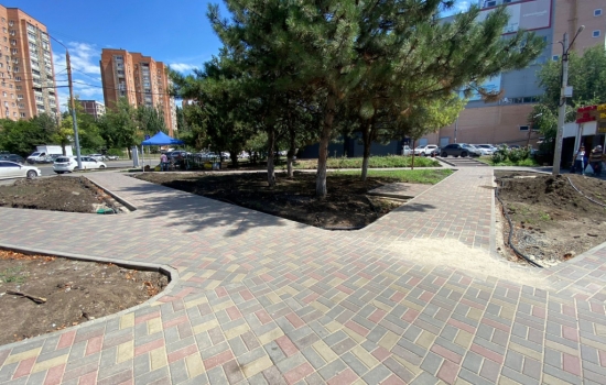 В Ростове ведется благоустройство еще одной пешеходной зоны