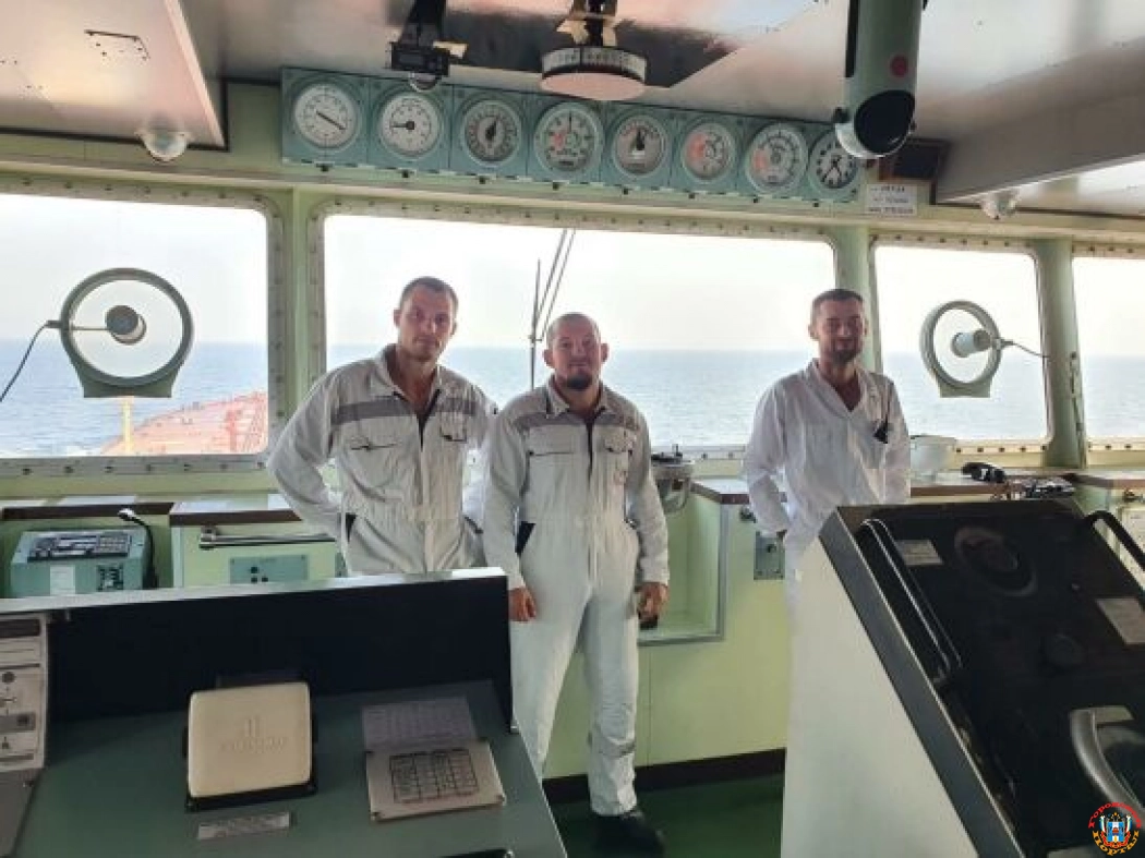 Моряки из Ростовской области застряли в Индийском океане на аварийном танкере