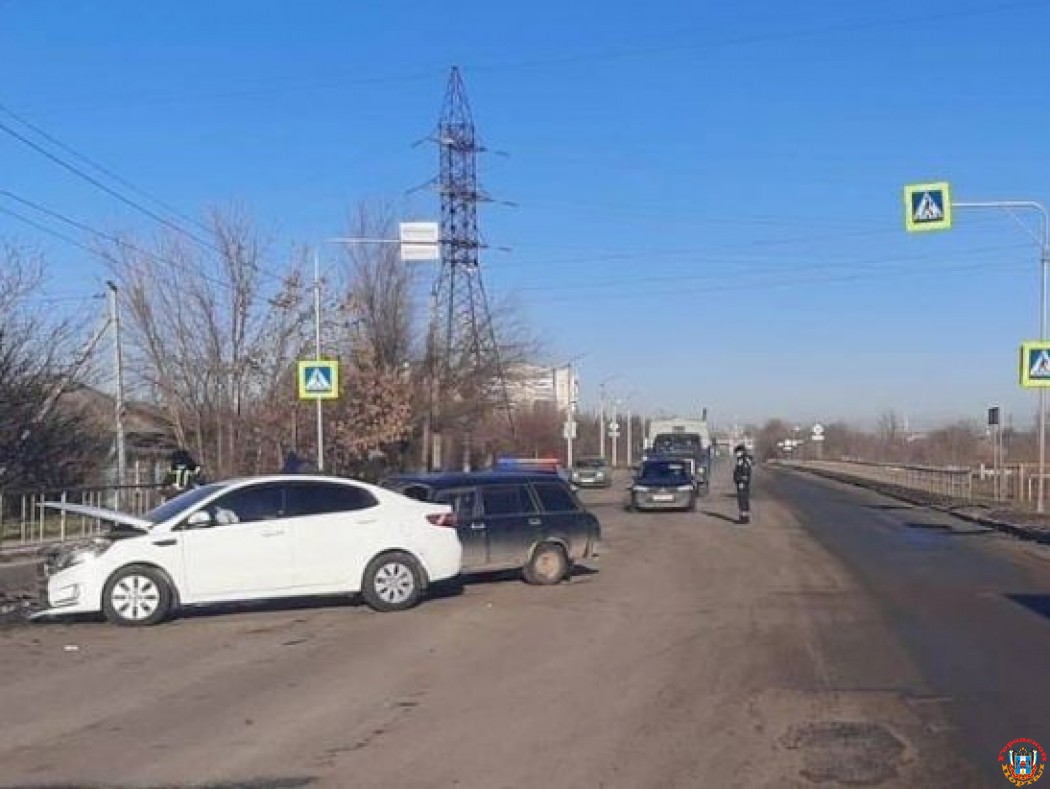 В Волгодонске водитель «четверки» пострадал в ДТП