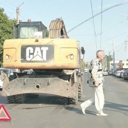 В Ростовской области экскаватор насмерть сбил пенсионерку