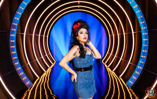 Участница из Ростова-на-Дону, Анжелика Райз выступила в образе Amy Winehouse в шоу «Ярче звёзд» на телеканале ТНТ