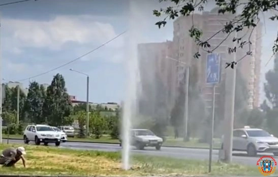 Коммунальный фонтан на Еременко забил из-за сломанного устройства воздухоотведения
