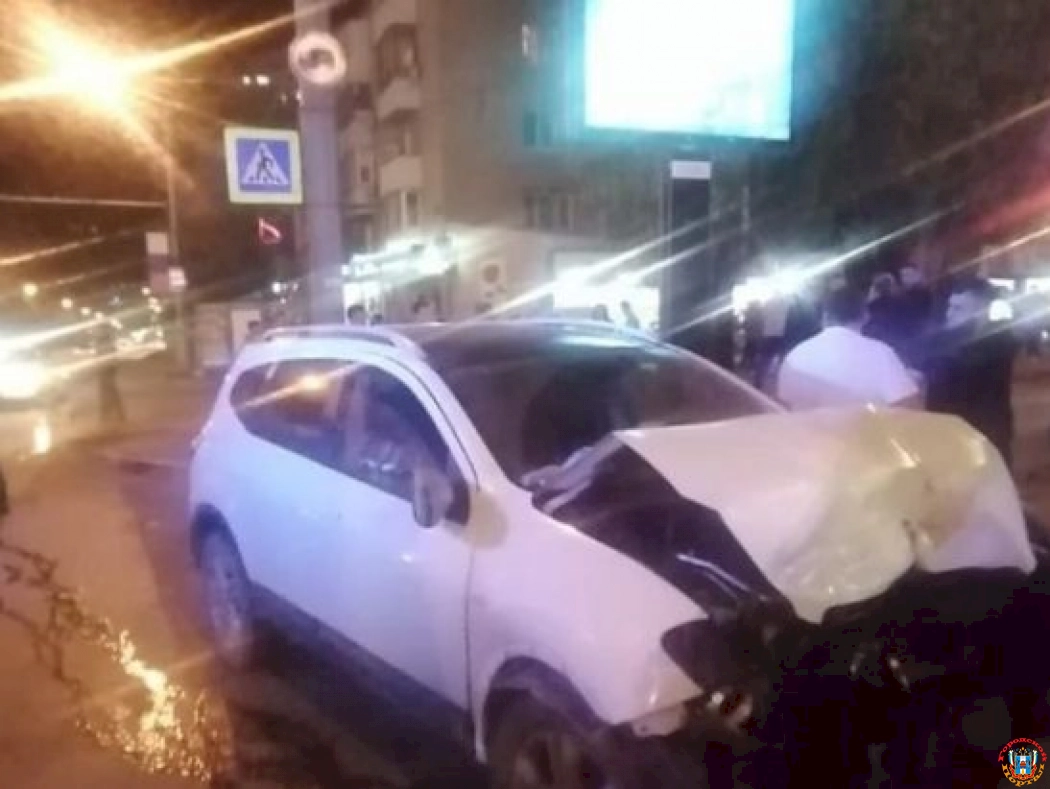 В жутком ДТП с такси на проспекте Стачки в Ростове пострадали четыре человека