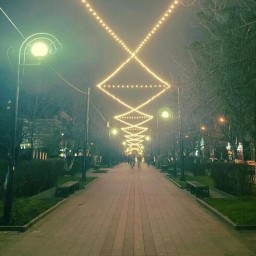 На Пушкинской в Ростове установили иллюминацию за 29 миллионов рублей