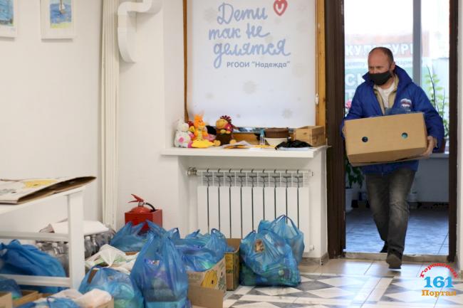 Месяц борьбы с пандемией: Волонтеры в Ростовской области помогают людям