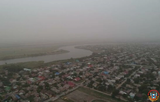 На Сальск обрушились пыльные бури