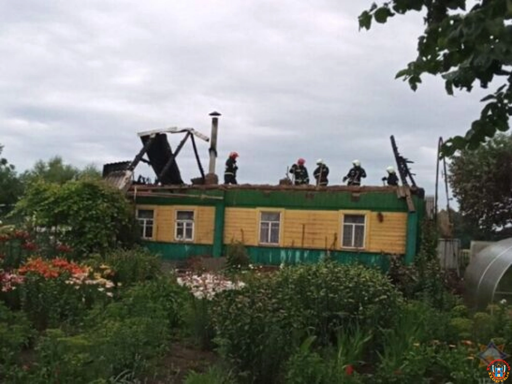 В Таганроге два человека едва не погибли из-за пожара в доме