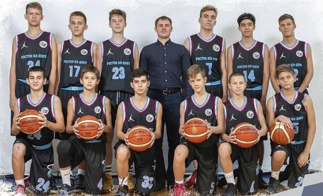Баскетболисты ростовских спортшкол вышли в полуфинал Первенства России