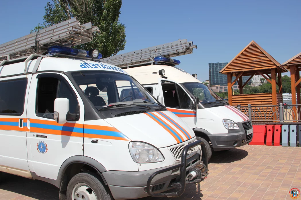 Спасатели Дона за сутки ликвидировали пять техногенных пожаров и вызволили двух пострадавших из ДТП