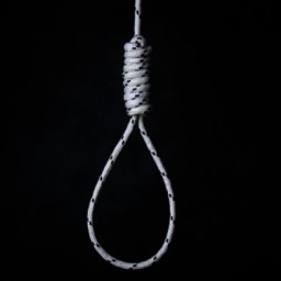 Студента ЮФУ нашли повешенным в общежитии