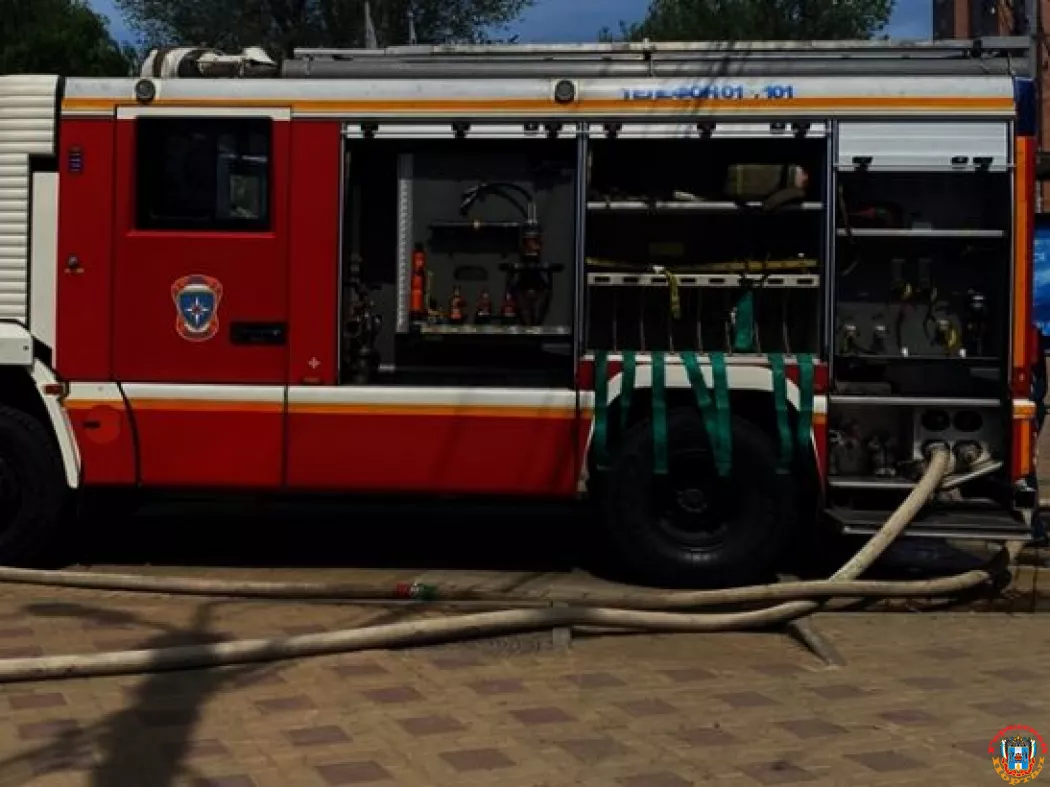 При пожаре на складе в Ростовской области заживо сгорел мужчина