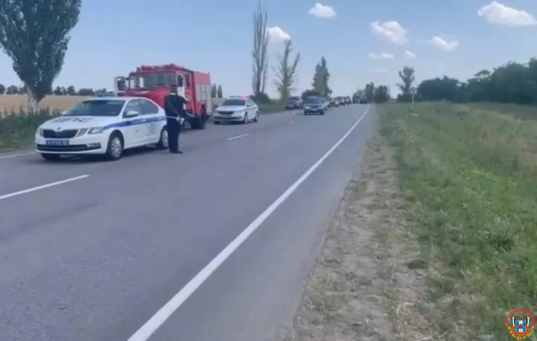 В аварии с двумя легковушками в Ростовской области пострадали восемь человек