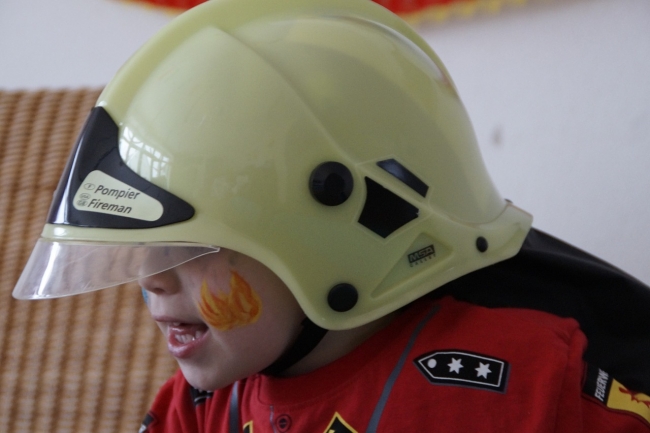 В Волгодонске мальчик со сломанными руками спас себя и свою младшую сестру из пожара