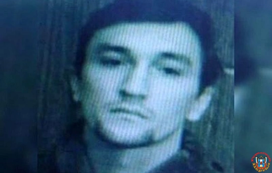 В Ростове на 17 лет осудили грабителя, который хотел ограбить инкассаторов и сбежать из суда