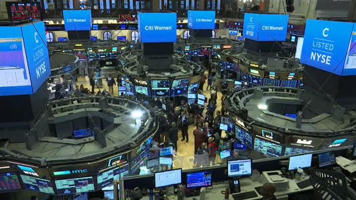 Новая волна пандемии обрушила нефтяной рынок