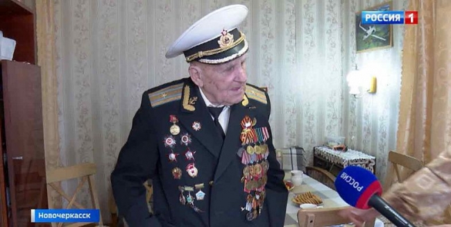 Живая легенда: ветерану Николаю Ямченко вручили юбилейную медаль "75 лет Победы"