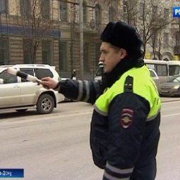 За несколько часов работы в центре Ростова сотрудники ГИБДД выявили около 20 нарушений