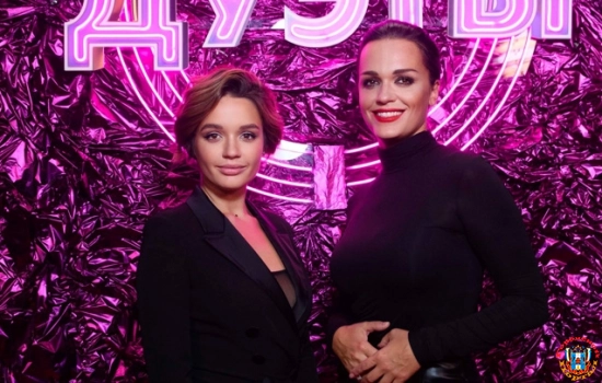 Певица Слава впервые станет бабушкой