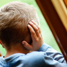 В Ростовской области госпитализировали двухлетнего ребёнка, которого три дня подряд избивал отчим