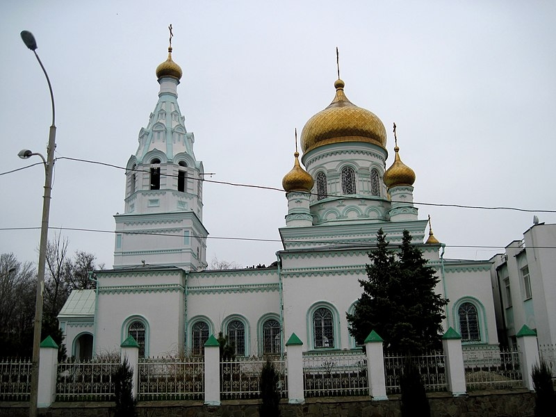 Тогда и сейчас: разрушенная и заново отстроенная Церковь Серафима Саровского в Ростове
