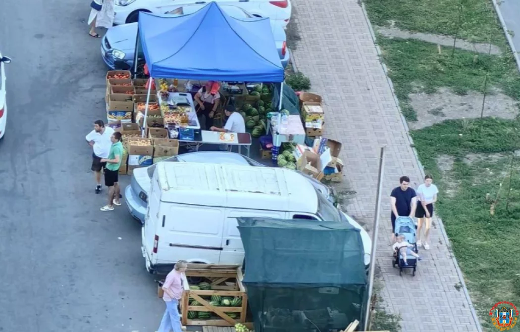 После постоянных жалоб жителей Суворовского свернулась незаконная торговля на парковке