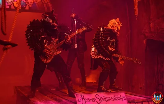 В фильме "Король и Шут. Навсегда", группа Jane Air сыграла Бременских музыкантов